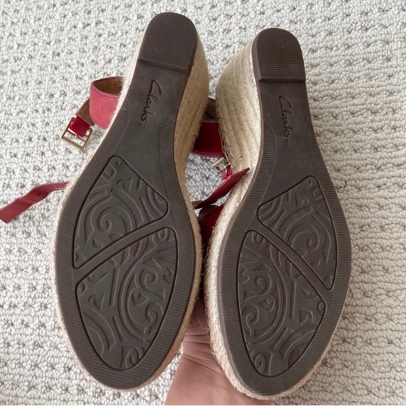 Clarks Wedge Sandals - Picture 4 of 5